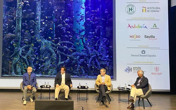 El concejal de Eventos participa en el II Congreso Nacional Hostelocio que se celebra en Sevilla